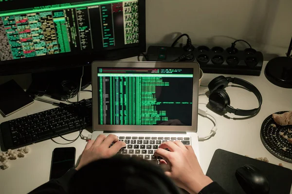 Hooded Computer Hacker Using Laptop Close Hands Unreognizable Person — Stock Photo, Image