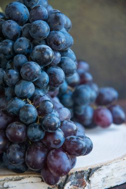 Abhazya lüks sayısı. Bulutlar, parlak gökyüzü bulutlar. Etkileyici orman üzerinde sis. Yeşillik ve en temiz hava deniz. Ruh ve beden için sakin ol.