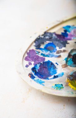 renkli ve parlak renk paleti