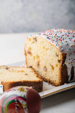 Parlak soslu Paskalya pastası