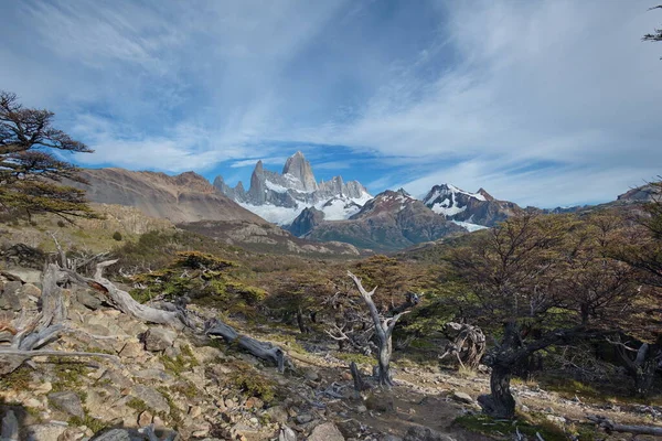 Fitz Roy Βουνό Στο Φόντο Του Συννεφιασμένου Ουρανού Los Glaciares — Φωτογραφία Αρχείου