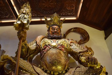 LESHAN, SICHUAN, ÇİN - 15 Kasım 2016 Leshan Dev Buda yakınlarındaki Budist Tapınağı 'nda Heykel.