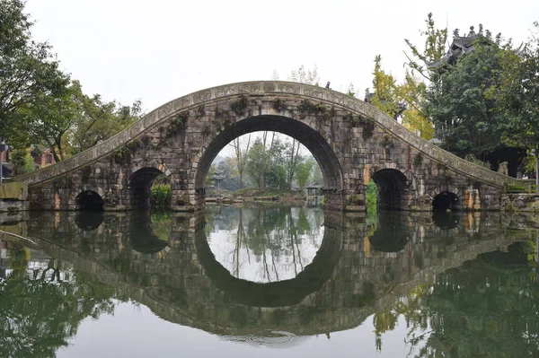 Huanglongxi Old Town Sichuan Cina Novembre 2016 Ponte Nel Centro — Foto Stock