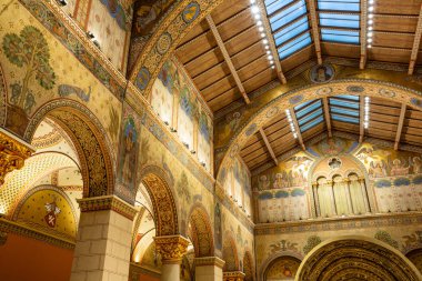 Romanesk Hall Macaristan Güzel Sanatlar Müzesi. 1906 yılında açıldı, Europes en önemli müzeleri arasında olmak ünlüdür.
