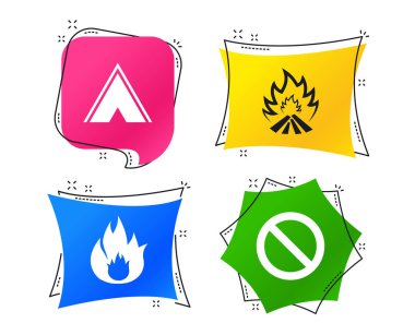 Turist kamp çadır simgesi. Alev ateş ve yasak işareti sembolleri durdurmak. Geometrik renkli Etiketler. Afiş ile düz kutsal kişilerin resmi. Modaya uygun bir tasarım. Vektör