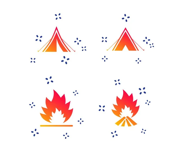 Sinais de tenda de acampamento turístico. Ícones de chama de fogo. Vetor — Vetor de Stock
