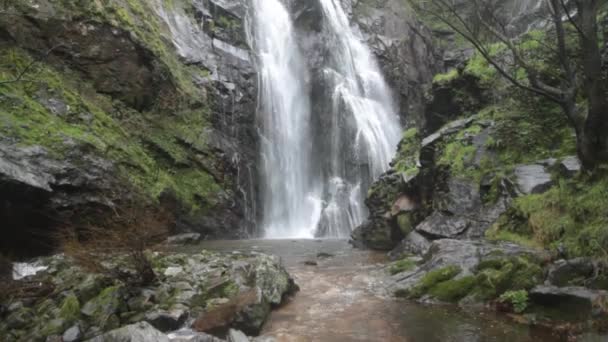 Large Rock Waterfall — Stock Video