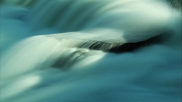 Wasserfall Zeitraffer Schließen — Stockvideo