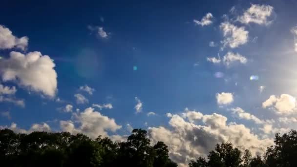 Проміжок Часу Хмар Ясному Літньому Небі — стокове відео