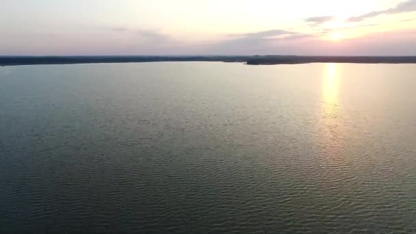 Volo Sul Tramonto Del Lago — Video Stock