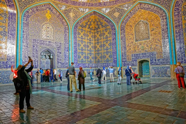 Интерьер мечети шейха Лотфоллы — стоковое фото