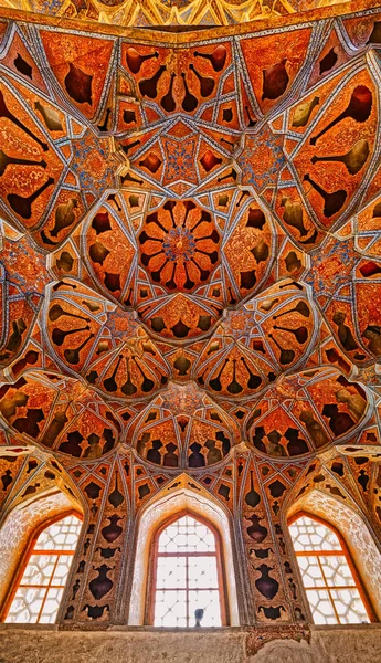 Ali Qapu Palace muziek hal plafond — Stockfoto