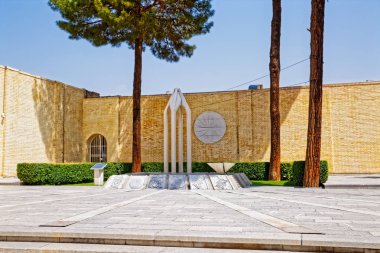 Vank Katedrali Ermeni Soykırımı Anıtı