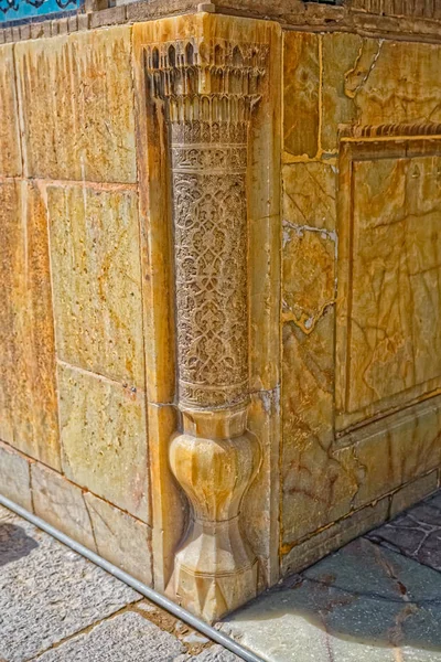 Isfahan Old Mosque corner — Stock Photo, Image