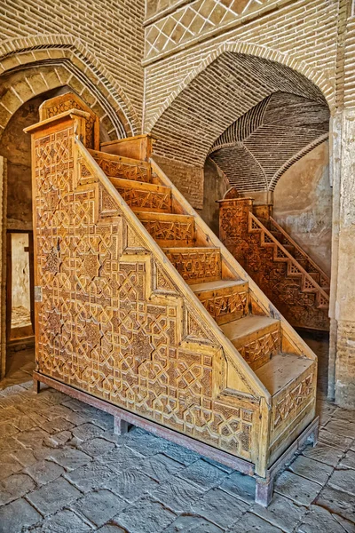 Isfahán Interior de la antigua mezquita — Foto de Stock