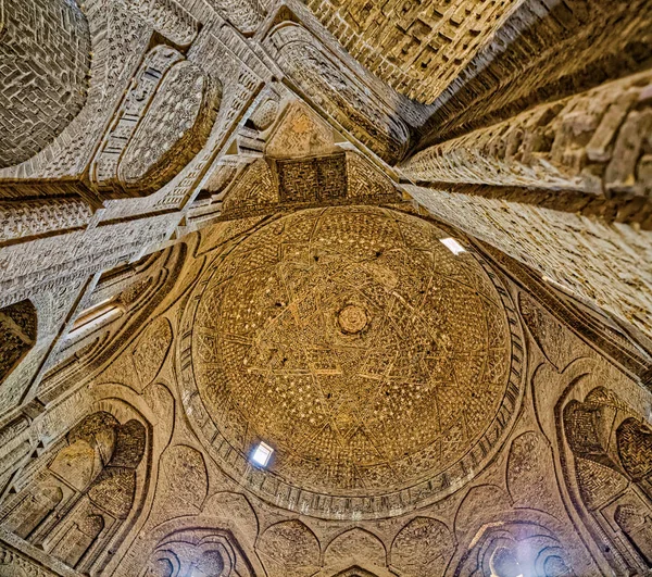 Isfahan Vecchio soffitto della moschea — Foto Stock