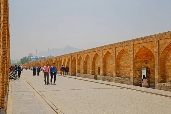 Río Isfahan Zayandeh desde el puente Khaju — Foto de Stock