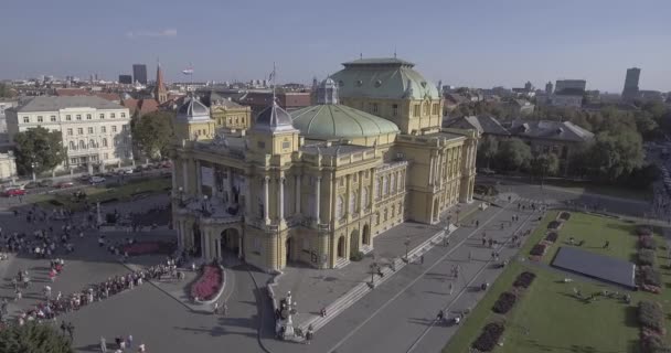 克罗地亚国家剧院在萨格勒布空中 — 图库视频影像