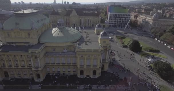 Teatro nacional croata em Zagreb aéreo — Vídeo de Stock