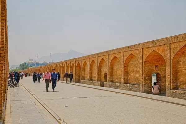 Río Isfahan Zayandeh desde el puente Khaju — Foto de Stock