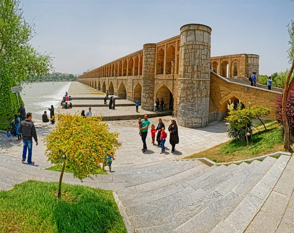 Río Isfahan Zayandeh desde el puente Khaju — Foto de Stock