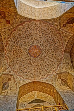 İsfahan Ali Qapu Sarayı tavanı