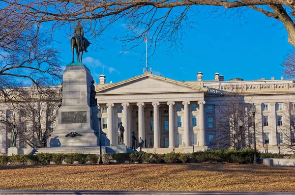 Edificio del Departamento del Tesoro en Washington DC EE.UU. — Foto de Stock