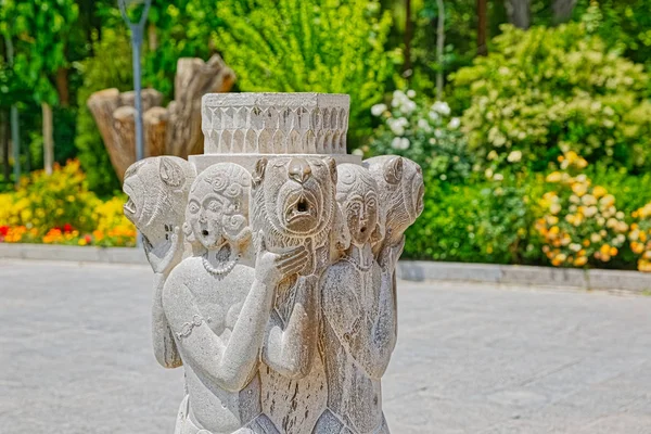Чел Сотун - декоративна статуя — стокове фото