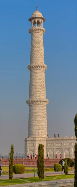 El minarete Taj Mahal, India — Foto de Stock