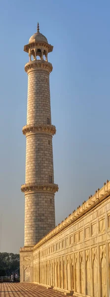 Il minareto Taj Mahal, India — Foto Stock