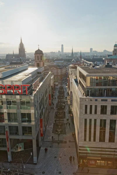 Vista aérea panorámica de Frankfurt en la mañana de invierno — Foto de Stock