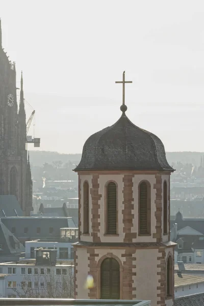 Frankfurter Liebfrauenkirche alter Kirchturm Luftaufnahme — Stockfoto