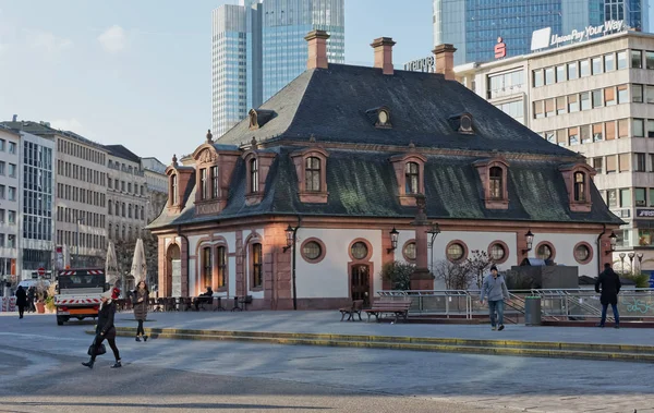 Frankfurt Hauptwache barockbyggnad i vintermorgon Tyskland — Stockfoto