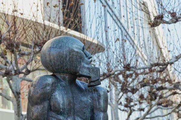 Frankfurt Zeil rua escultura contemporânea David e Golias — Fotografia de Stock