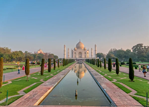 Den berømte Taj Mahal, India – stockfoto