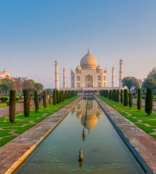 O famoso Taj Mahal, Índia — Fotografia de Stock