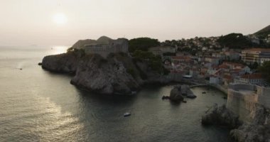 Dubrovnik eski şehir - gün batımında kale Lovrijenac