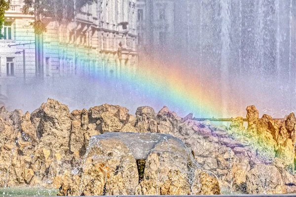 噴水の虹の反射 — ストック写真