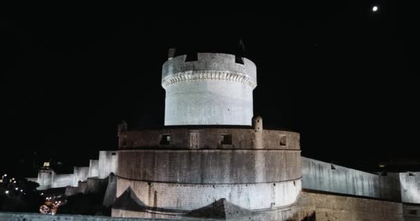 Fortaleza Minceta en la cima de las murallas de la ciudad de Dubrovnik — Vídeos de Stock