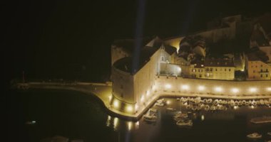 Dubrovnik eski şehir limanı gece