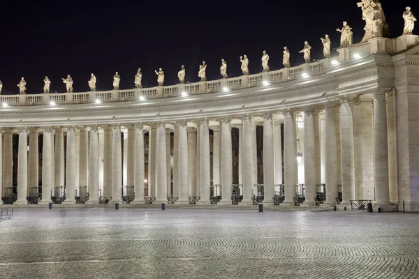 Expozice na lonově výstřelu na náměstí svatého Petra ve Vatikánu — Stock fotografie