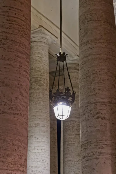 St. Peter square in Vatican lamp detail — Stock Photo, Image