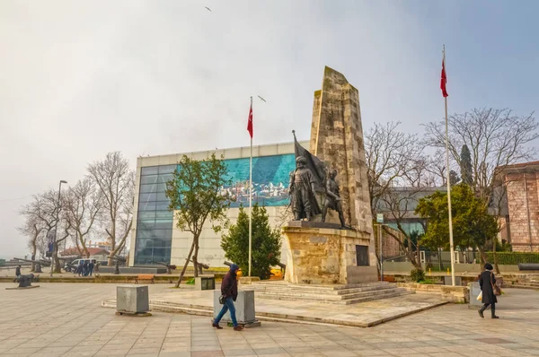 Istanbulský památník Barbarossy Hayreddin Paša v Besiktas — Stock fotografie