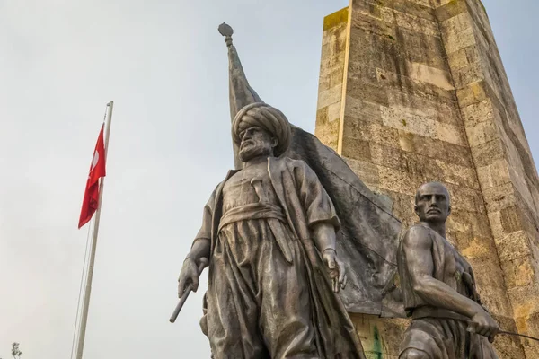 Istanbuler Statue der Barbarossa Hayreddin Pascha in Besiktas — Stockfoto