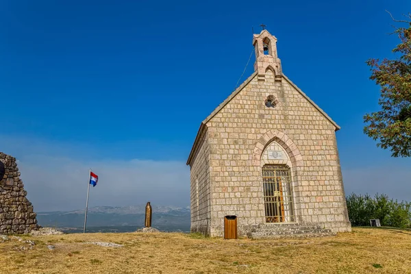 Sinj staré město kostel — Stock fotografie