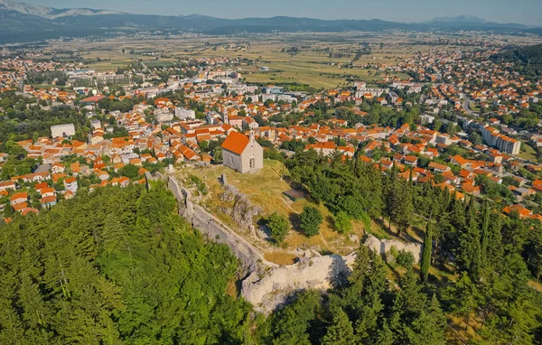 Sinj panoramiczny widok z lotu ptaka — Zdjęcie stockowe