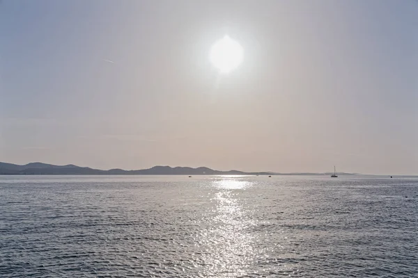 Adriatische Zee landschap in de buurt van Zadar, Kroatië. — Stockfoto