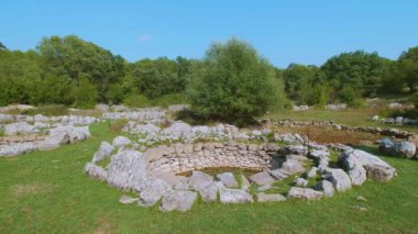 Split yakınlarındaki Rajcice Roma kuyuları detay