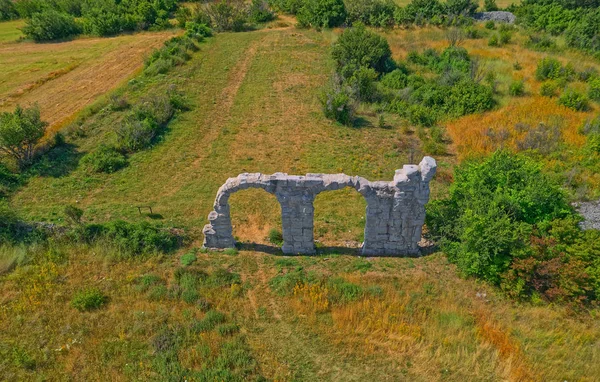 Burnum Romalılarının hava manzarası yakınlarda, Oklaj, Hırvatistan — Stok fotoğraf