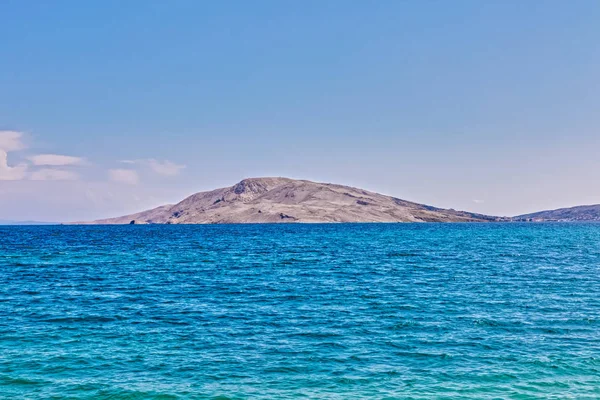 Costa rocosa en la isla Pag, Croacia — Foto de Stock